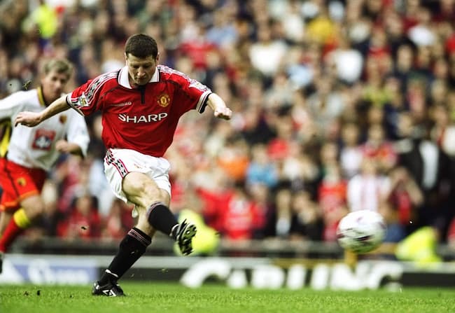 Hậu vệ trái: Denis Irwin