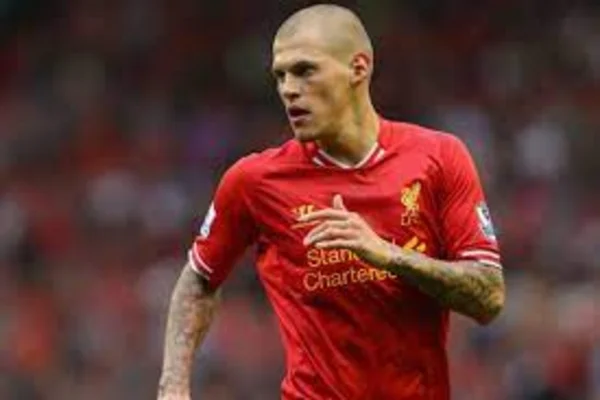 Hình 1: Hậu vệ Martin Skrtel một trong những hậu vệ có tầm ảnh hưởng bậc nhất