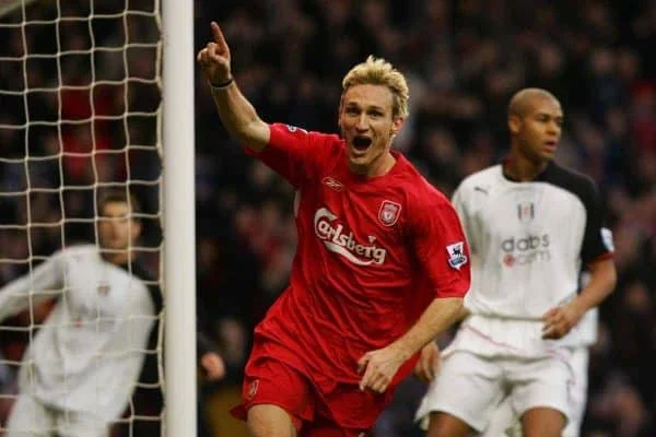 Hình 4: Hậu vệ Sami Hyypia là một hậu vệ trẻ được Liverpool mua từ CLB Willem II