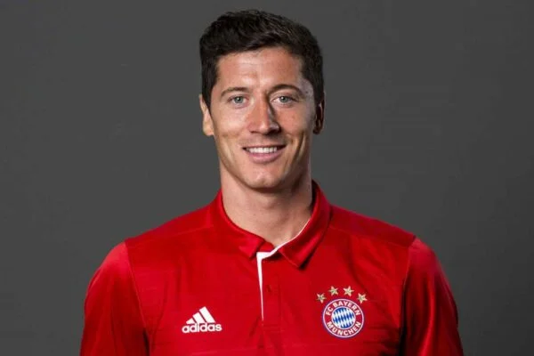 Hình 1: Mãn nhãn với những bàn thắng đẹp mắt của Lewandowki tại Bundesliga 2020/21