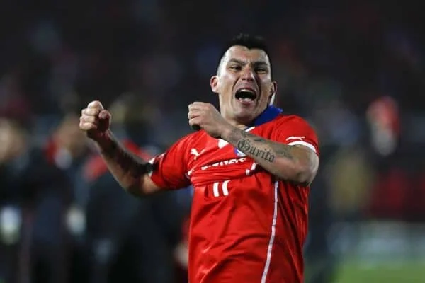 Hình 1: cầu thủ Gary Medel 