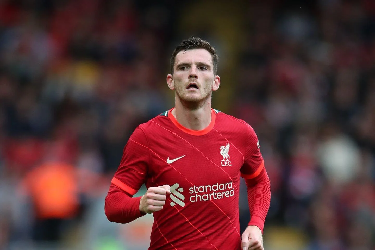 Hậu vệ Andy Robertson