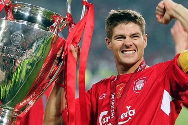 Hình 4: Steven Gerrard là tiền vệ xứng tầm thế giới