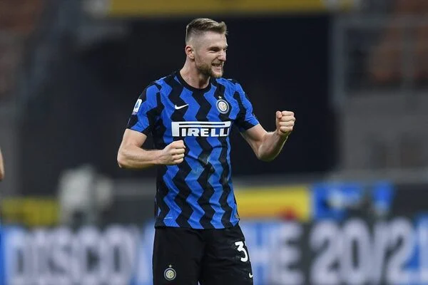 Hình 5: Vị trí trung vệ có phong độ chơi tốt nhất là Milan Skriniar